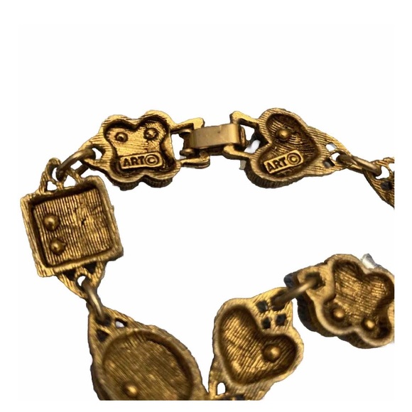 Vtg ART Signed Brushed Goldtone Link Bracelet W/Bee&Flower & Faux Pearl Links - Picture 2 of 2